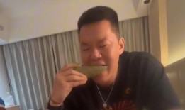 六姑娘吃瓜吃撑了视频,搞笑瞬间引网友热议