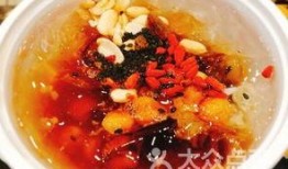 重庆观音桥吃瓜,夏日吃瓜盛地，品味街头风味