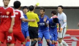 吃瓜的裁判球,吃瓜群众热议赛场风云