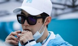 吃瓜小组小号,一场网络舆论的狂欢