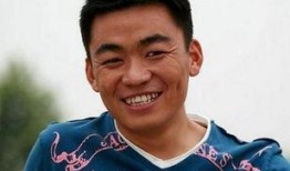 张国政吃瓜,瓜田里的美食探索之旅