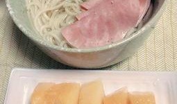 吃哈密瓜面条,夏日里的清新美食新体验