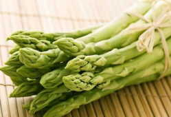 小雪百乔吃瓜,揭秘娱乐圈幕后故事