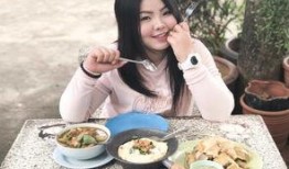 六姑娘吃瓜吃撑了视频,搞笑瞬间引网友热议