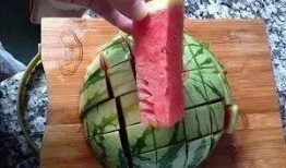 吃瓜是吃带籽还是吃无籽,吃瓜选择大揭秘