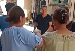 985高校女子吃瓜,校园生活新视角下的趣味瞬间”